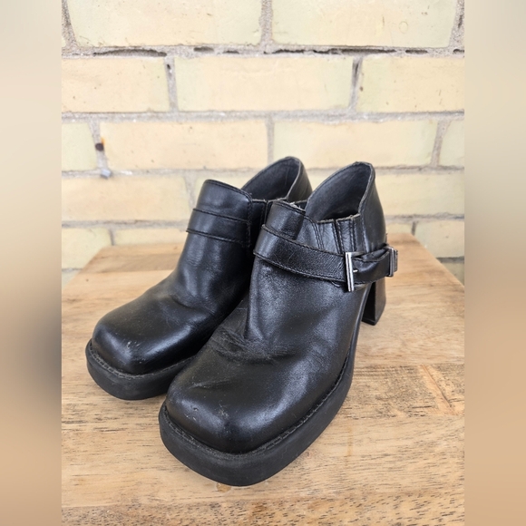 Harley Davidson Chunky Heels - Picture 2 of 12